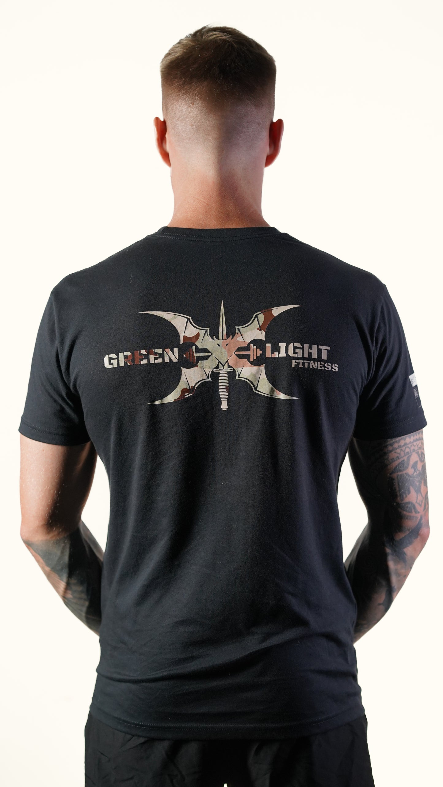 Das Greenlight Fitness T-Shirt -Leistungsstark & Lässig –Schwarz / Camo